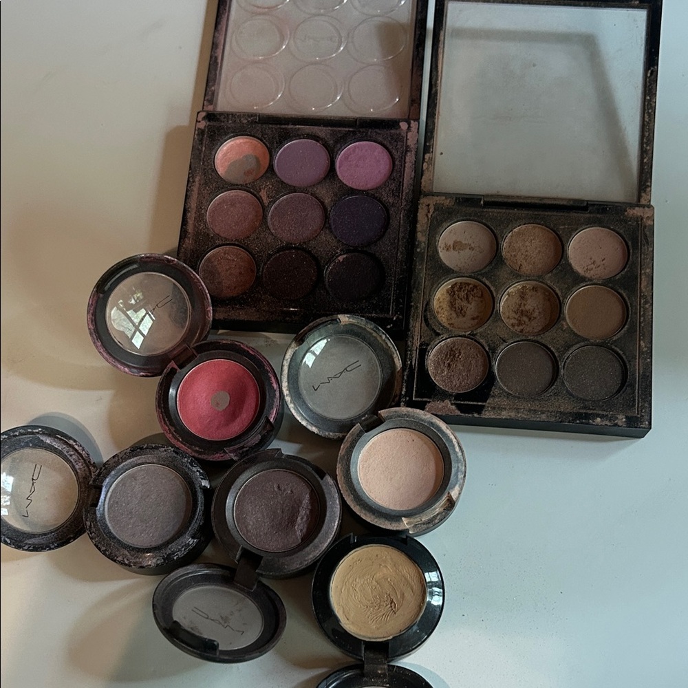 MAC Cosmetics Eyeshadow Collection - Rich Plum, Soft Beige, Deep Brown